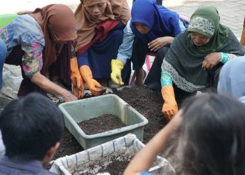 Komunitas EcoLiving Edukasi Ibu Rumah Tangga Mengelola Sampah Organik